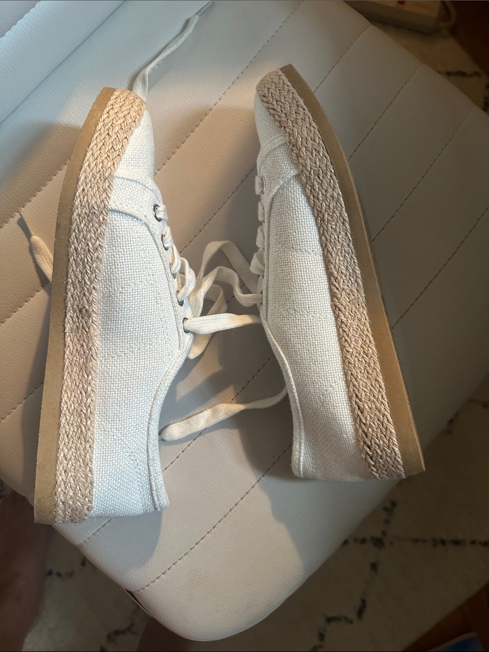 Tommy Bahama  White Canvas Lace-Up Espadrille Sneakers 6.5 - Picture 2 of 5